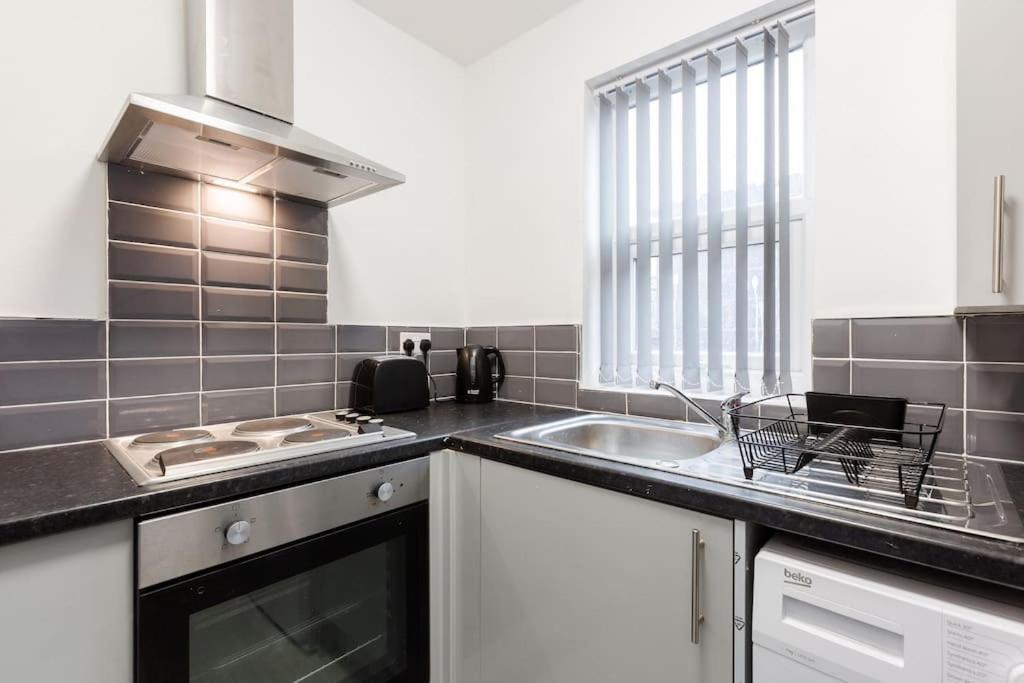 St Marys Studios-free Street Parking Apartment Liverpool