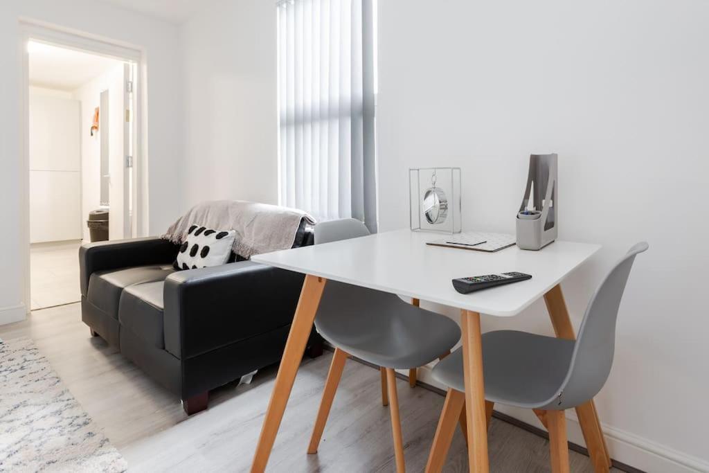 Apartment St Marys Studios-free Street Parking Liverpool