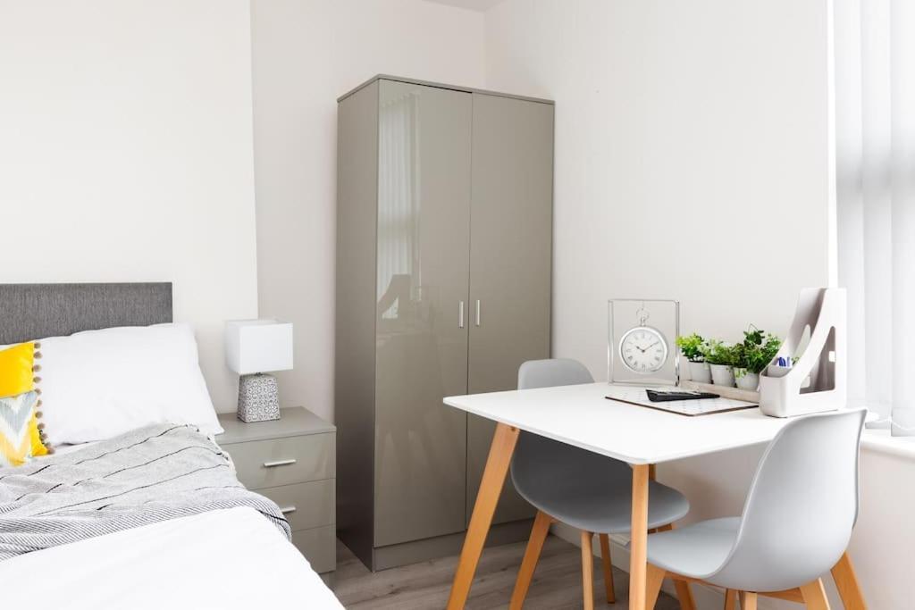 St Marys Studios-free Street Parking Apartment